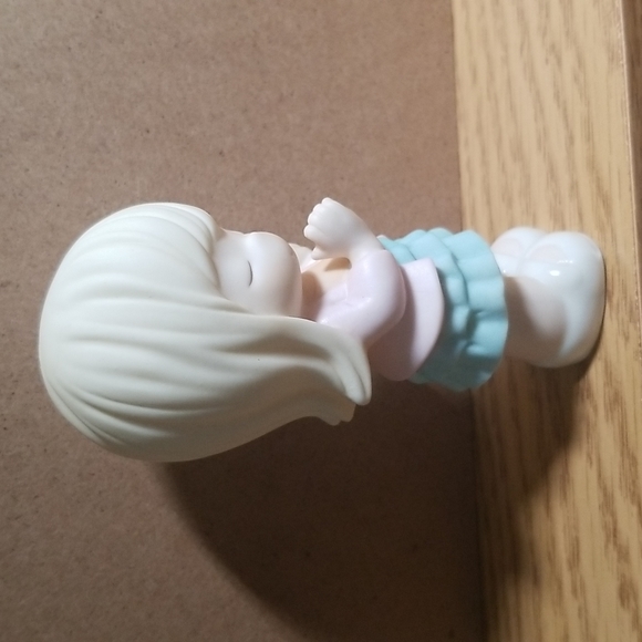 Precious Moments Small Cute Girl Praying Figurine - Picture 2 of 8